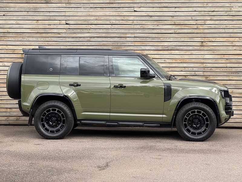 Land Rover Defender 110 2026'75 P635 V8 MHEV OCTA Black Edition | EXPEL PPF ££ - U9287