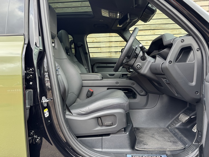 Land Rover Defender 110 2026'75 P635 V8 MHEV OCTA Black Edition | EXPEL PPF ££ - U9287