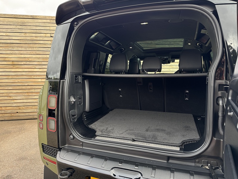 Land Rover Defender 110 2026'75 P635 V8 MHEV OCTA Black Edition | EXPEL PPF ££ - U9287