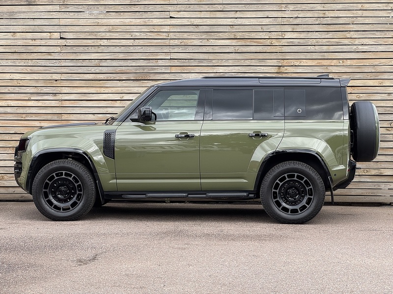 Land Rover Defender 110 2026'75 P635 V8 MHEV OCTA Black Edition | EXPEL PPF ££ - U9287