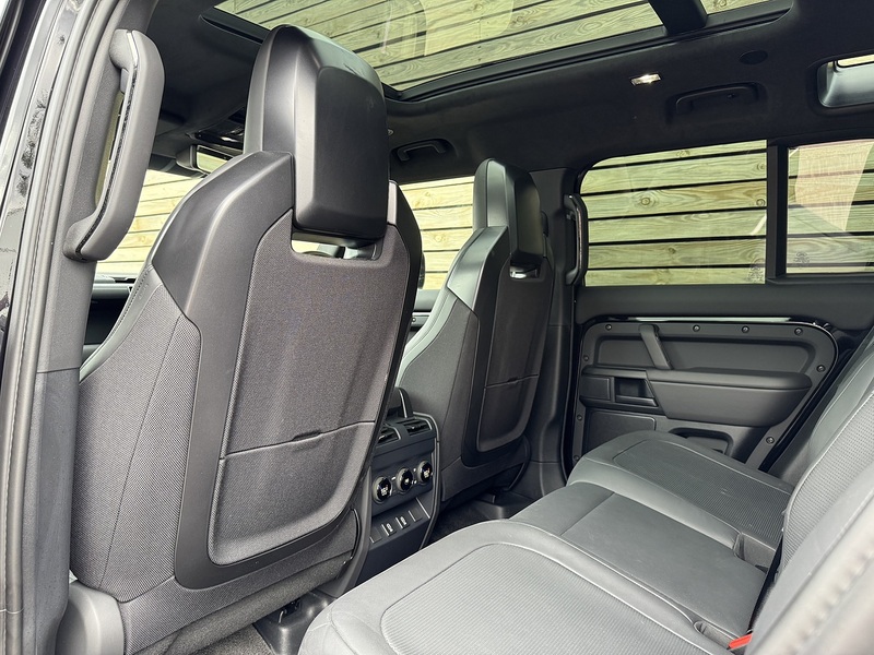 Land Rover Defender 110 2026'75 P635 V8 MHEV OCTA Black Edition | EXPEL PPF ££ - U9287