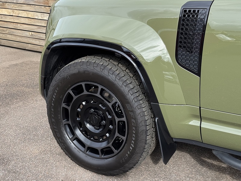 Land Rover Defender 110 2026'75 P635 V8 MHEV OCTA Black Edition | EXPEL PPF ££ - U9287