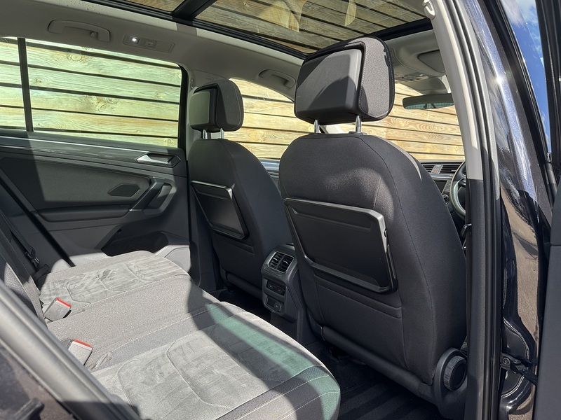 Volkswagen Tiguan 2016'16 2.0TDI BlueMotion DSG | Tech SEL model | High spec | Pano roof | 1 Owner - U9290
