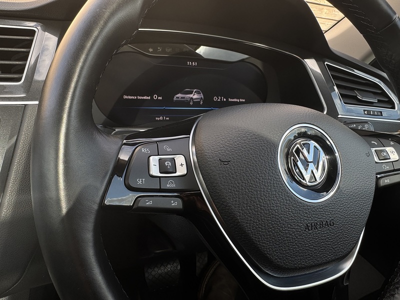 Volkswagen Tiguan 2016'16 2.0TDI BlueMotion DSG | Tech SEL model | High spec | Pano roof | 1 Owner - U9290