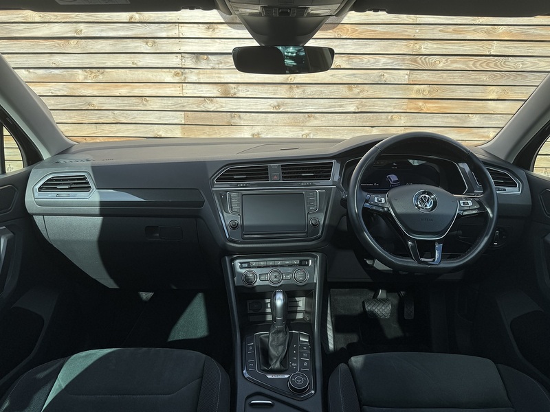 Volkswagen Tiguan 2016'16 2.0TDI BlueMotion DSG | Tech SEL model | High spec | Pano roof | 1 Owner - U9290