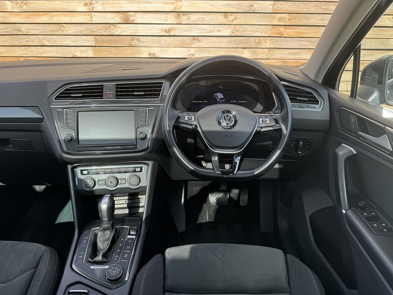 Volkswagen Tiguan 2016'16 2.0TDI BlueMotion DSG | Tech SEL model | High spec | Pano roof | 1 Owner - U9290