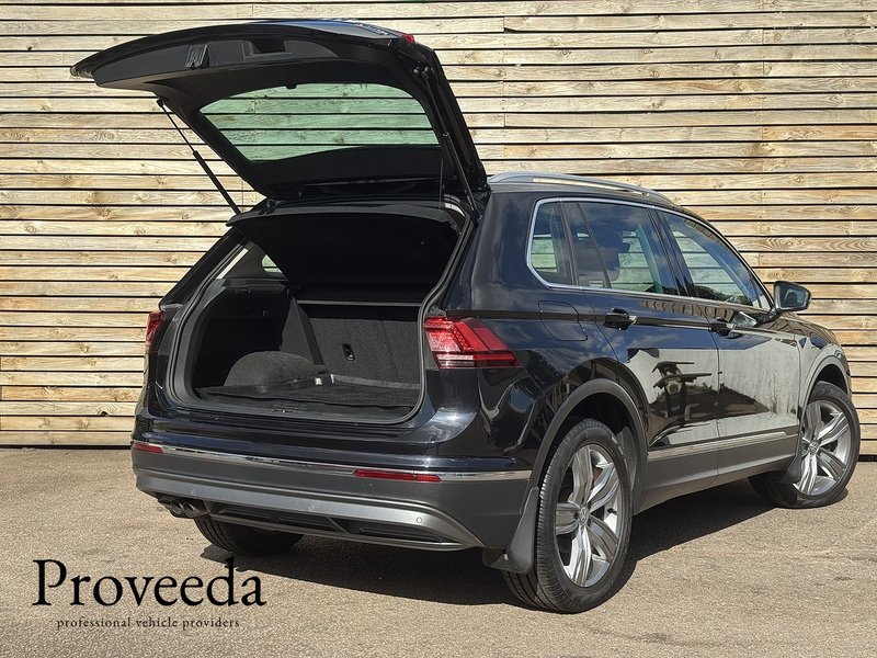Volkswagen Tiguan 2016'16 2.0TDI BlueMotion DSG | Tech SEL model | High spec | Pano roof | 1 Owner - U9290