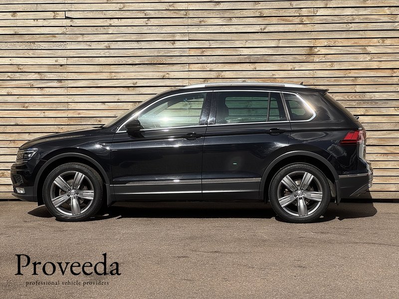 Volkswagen Tiguan 2016'16 2.0TDI BlueMotion DSG | Tech SEL model | High spec | Pano roof | 1 Owner - U9290