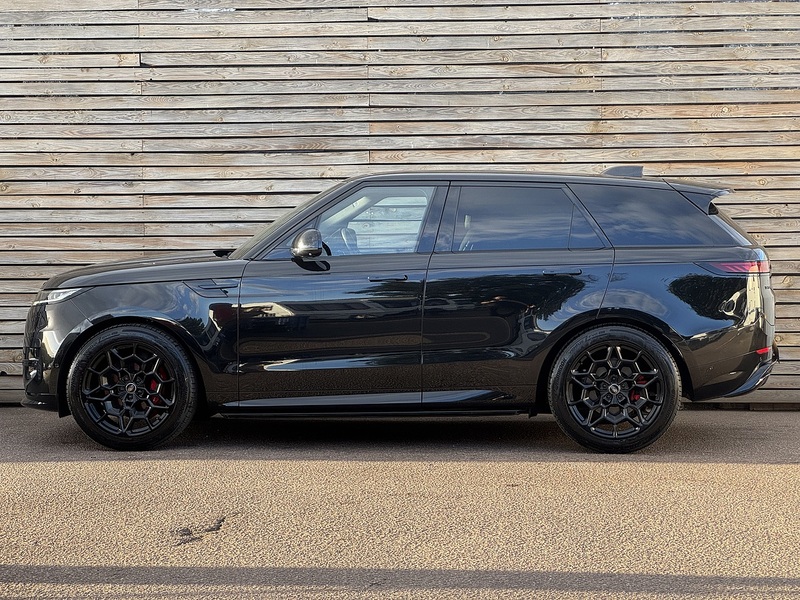 Land Rover Range Rover Sport 2023'72 D300 MHEV Dynamic SE | 22" Upgraded wheels | Side steps | 1 Onwer - U9296