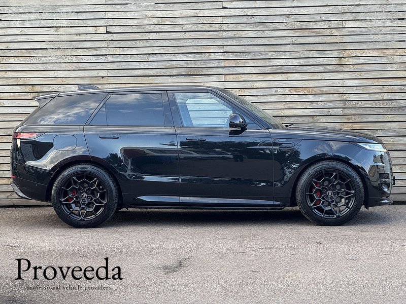 Land Rover Range Rover Sport 2023'72 D300 MHEV Dynamic SE | 22" Upgraded wheels | Side steps | 1 Onwer - U9296