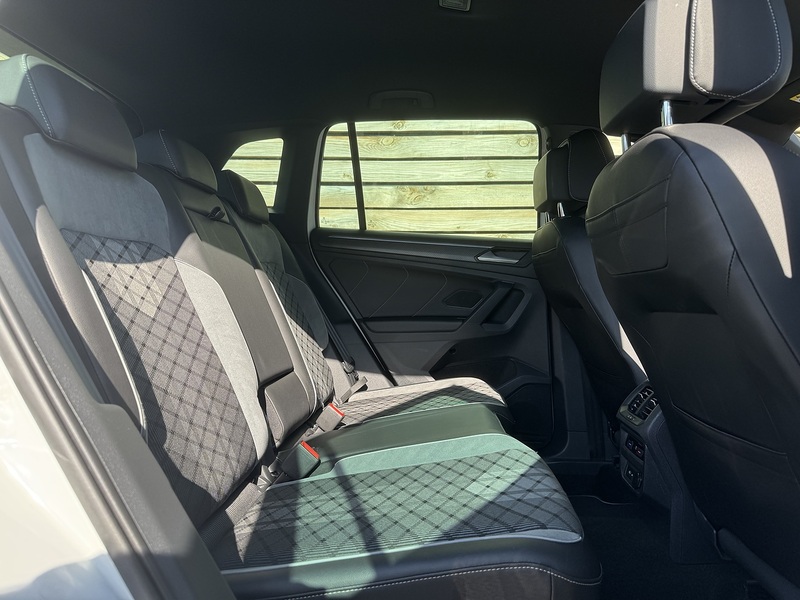 Volkswagen Tiguan 2021'21 1.5 TSI R-Line | LOW MILES | 1.5 PETROL - U9301