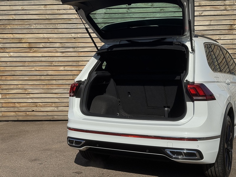 Volkswagen Tiguan 2021'21 1.5 TSI R-Line | LOW MILES | 1.5 PETROL - U9301