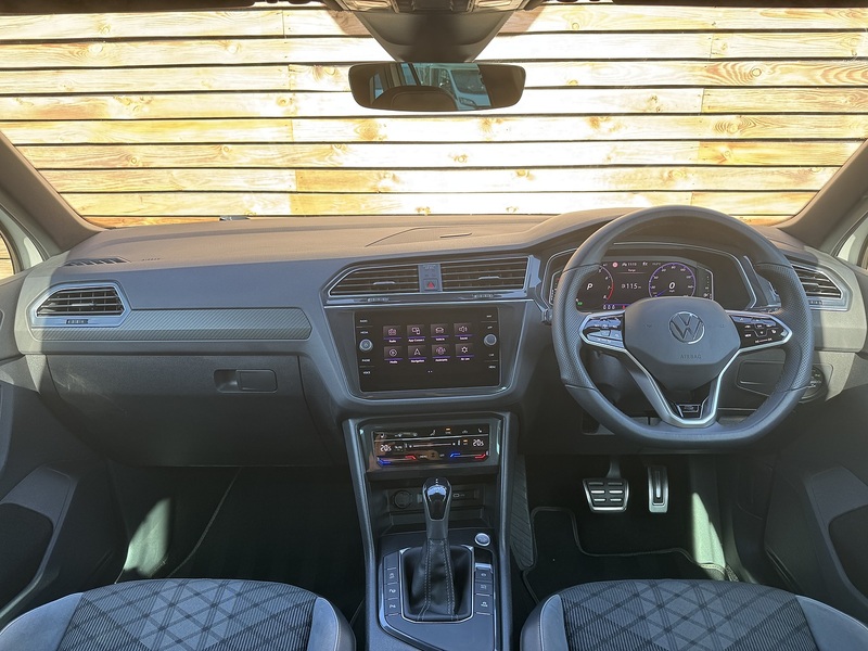 Volkswagen Tiguan 2021'21 1.5 TSI R-Line | LOW MILES | 1.5 PETROL - U9301
