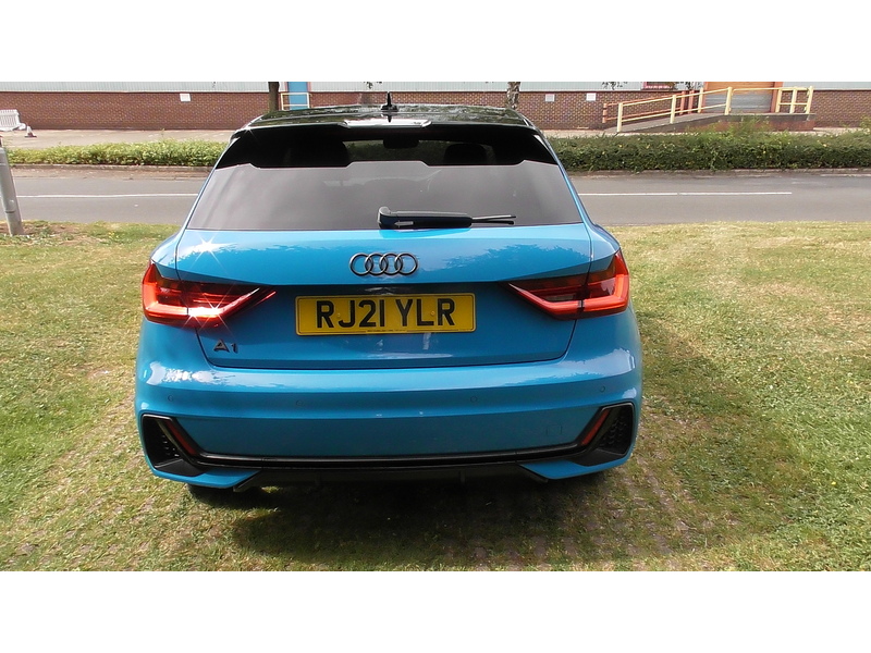 Audi 1.0 TFSI 30 Black Edition Sportback 5dr Petrol Manual Euro 6 (s/s) (110 ps)
