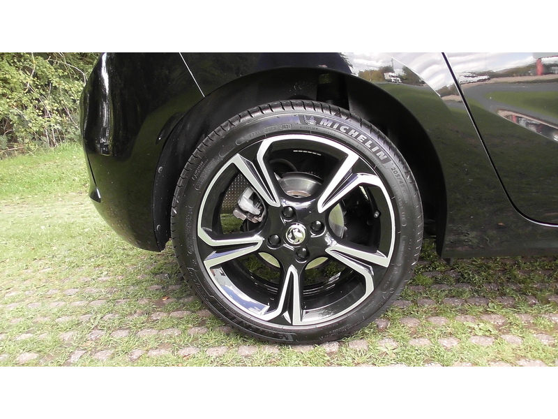 Vauxhall 1.2 Turbo Elite Nav Premium Hatchback 5dr Petrol Auto Euro 6 (s/s) (100 ps)