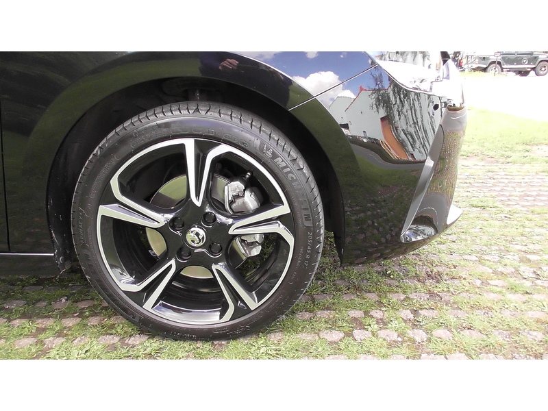 Vauxhall 1.2 Turbo Elite Nav Premium Hatchback 5dr Petrol Auto Euro 6 (s/s) (100 ps)