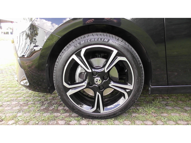 Vauxhall 1.2 Turbo Elite Nav Premium Hatchback 5dr Petrol Auto Euro 6 (s/s) (100 ps)