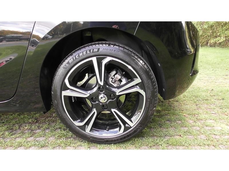 Vauxhall 1.2 Turbo Elite Nav Premium Hatchback 5dr Petrol Auto Euro 6 (s/s) (100 ps)