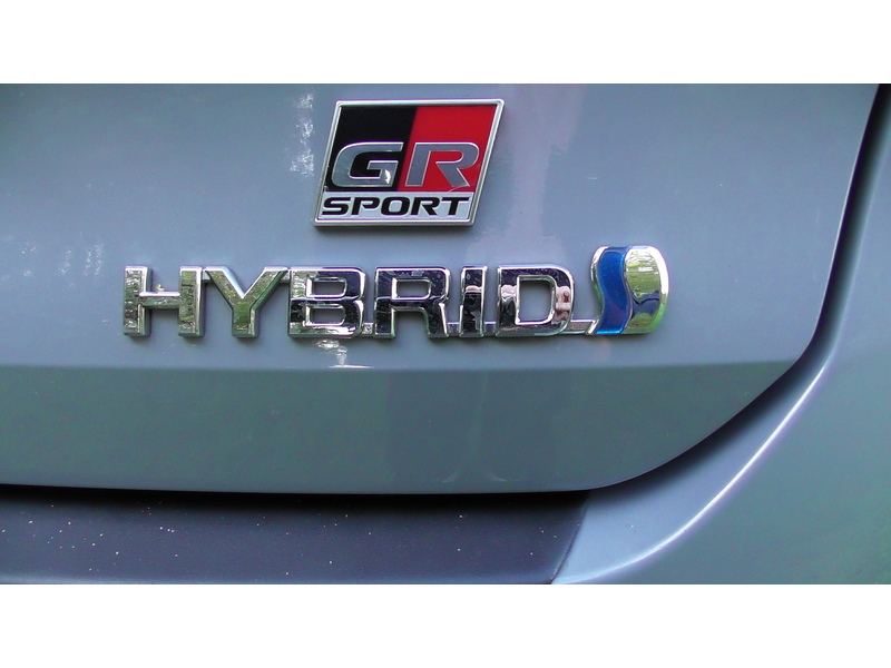 Toyota 2.0 VVT-h GPF GR SPORT Touring Sports 5dr Petrol Hybrid CVT Euro 6 (s/s) (184 ps)