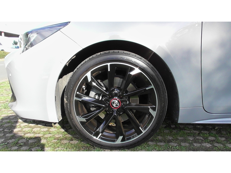 Toyota 2.0 VVT-h GPF GR SPORT Touring Sports 5dr Petrol Hybrid CVT Euro 6 (s/s) (184 ps)