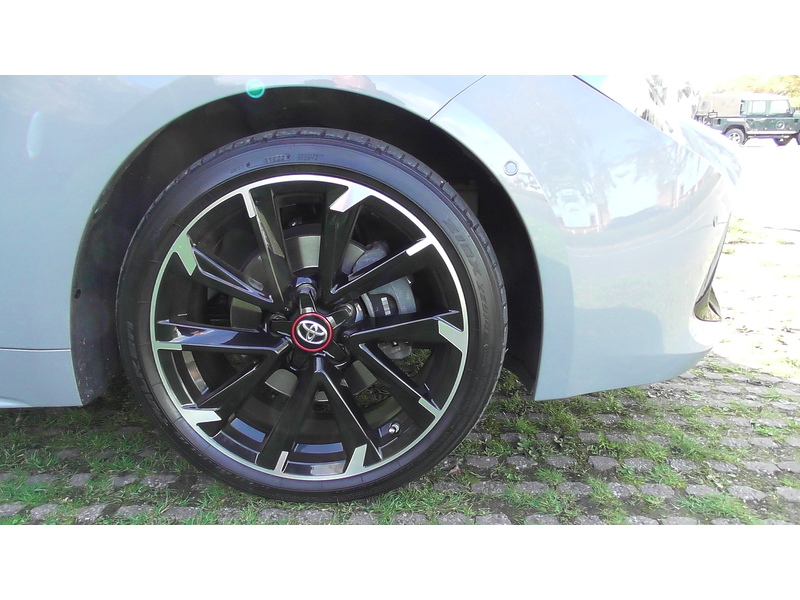 Toyota 2.0 VVT-h GPF GR SPORT Touring Sports 5dr Petrol Hybrid CVT Euro 6 (s/s) (184 ps)