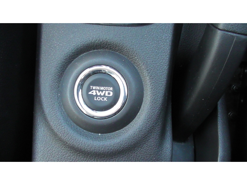 Mitsubishi 2.0h 12kWh GX4h SUV 5dr Petrol Plug-in Hybrid CVT 4WD Euro 5 (s/s) (200 ps)