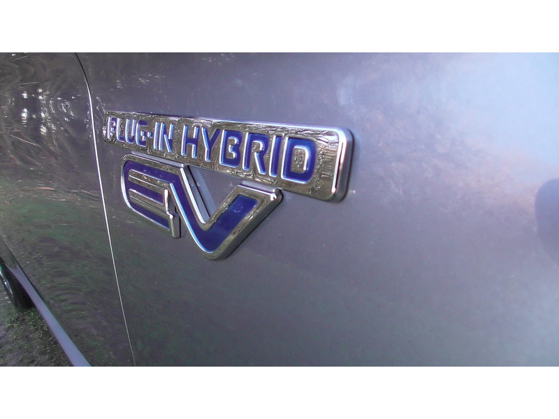 Mitsubishi 2.0h 12kWh GX4h SUV 5dr Petrol Plug-in Hybrid CVT 4WD Euro 5 (s/s) (200 ps)