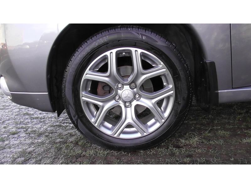 Mitsubishi 2.0h 12kWh GX4h SUV 5dr Petrol Plug-in Hybrid CVT 4WD Euro 5 (s/s) (200 ps)