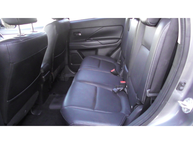 Mitsubishi 2.0h 12kWh GX4h SUV 5dr Petrol Plug-in Hybrid CVT 4WD Euro 5 (s/s) (200 ps)