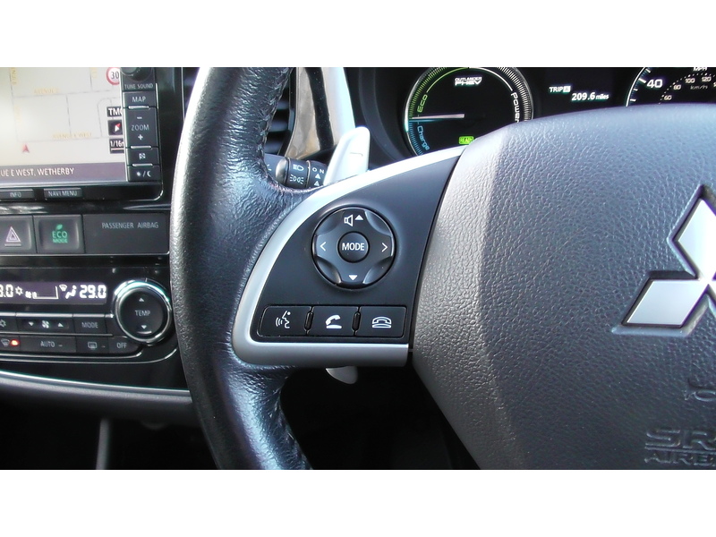 Mitsubishi 2.0h 12kWh GX4h SUV 5dr Petrol Plug-in Hybrid CVT 4WD Euro 5 (s/s) (200 ps)