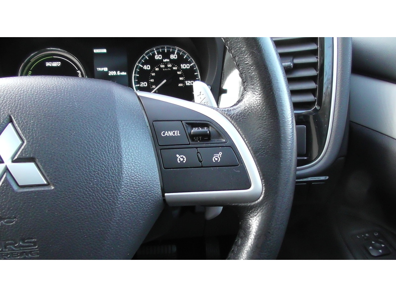 Mitsubishi 2.0h 12kWh GX4h SUV 5dr Petrol Plug-in Hybrid CVT 4WD Euro 5 (s/s) (200 ps)