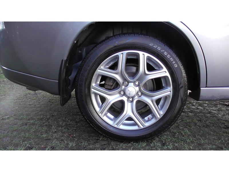 Mitsubishi 2.0h 12kWh GX4h SUV 5dr Petrol Plug-in Hybrid CVT 4WD Euro 5 (s/s) (200 ps)