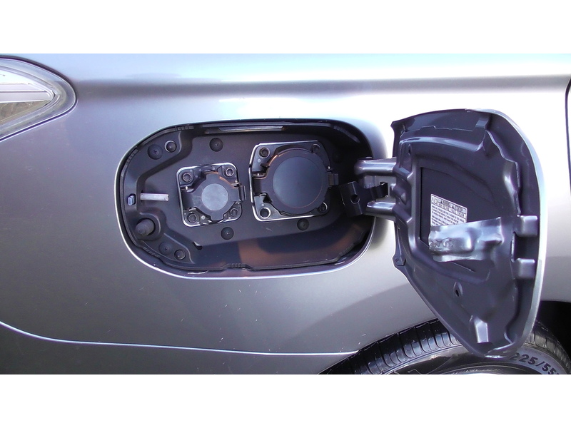 Mitsubishi 2.0h 12kWh GX4h SUV 5dr Petrol Plug-in Hybrid CVT 4WD Euro 5 (s/s) (200 ps)