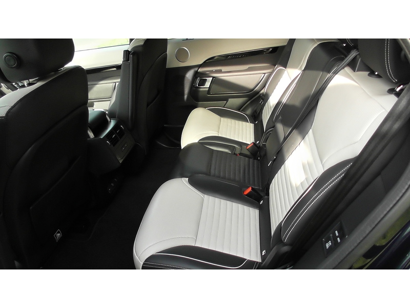 Land Rover 3.0 D300 MHEV R-Dynamic HSE SUV 5dr Diesel Auto 4WD Euro 6 (s/s) (300 ps)