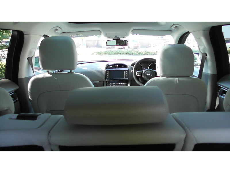 Jaguar 2.0 P250i Portfolio SUV 5dr Petrol Auto AWD Euro 6 (s/s) (250 ps)