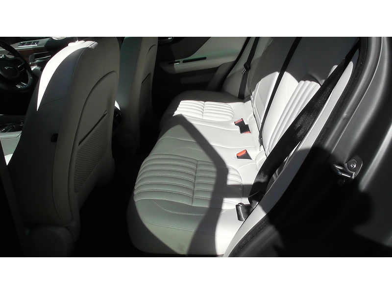 Jaguar 2.0 P250i Portfolio SUV 5dr Petrol Auto AWD Euro 6 (s/s) (250 ps)