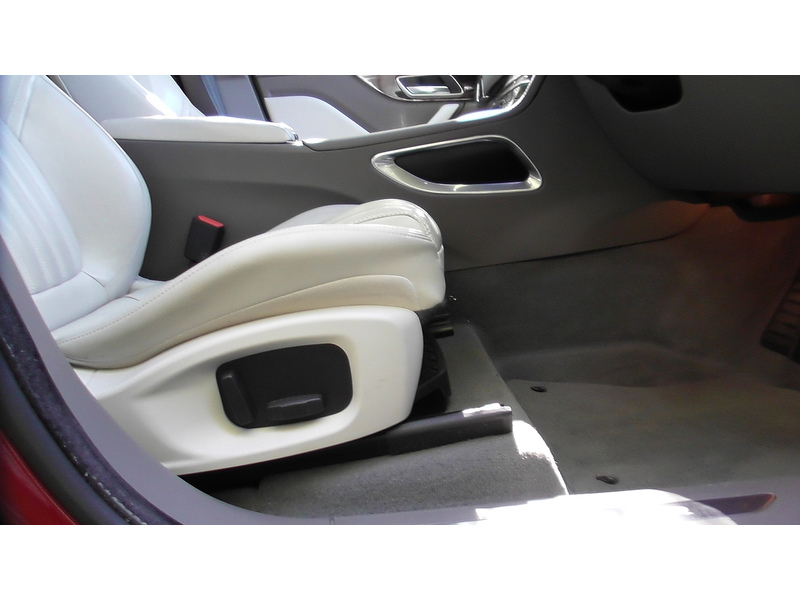 Jaguar 2.0 P250i Portfolio SUV 5dr Petrol Auto AWD Euro 6 (s/s) (250 ps)