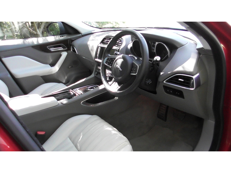 Jaguar 2.0 P250i Portfolio SUV 5dr Petrol Auto AWD Euro 6 (s/s) (250 ps)