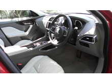 Jaguar F-PACE P250i Portfolio 