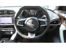 Jaguar F-PACE P250i Portfolio 