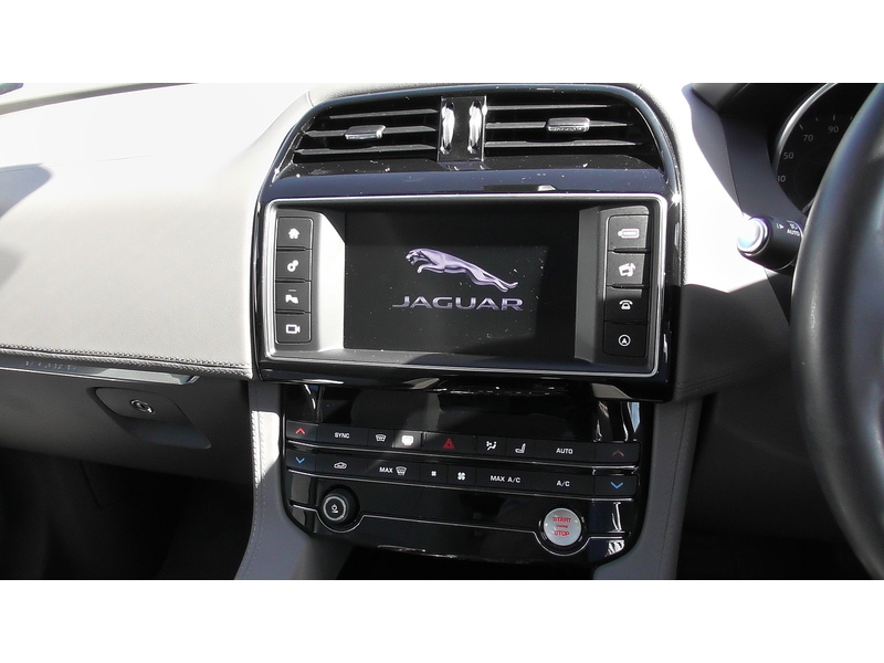 Jaguar 2.0 P250i Portfolio SUV 5dr Petrol Auto AWD Euro 6 (s/s) (250 ps)