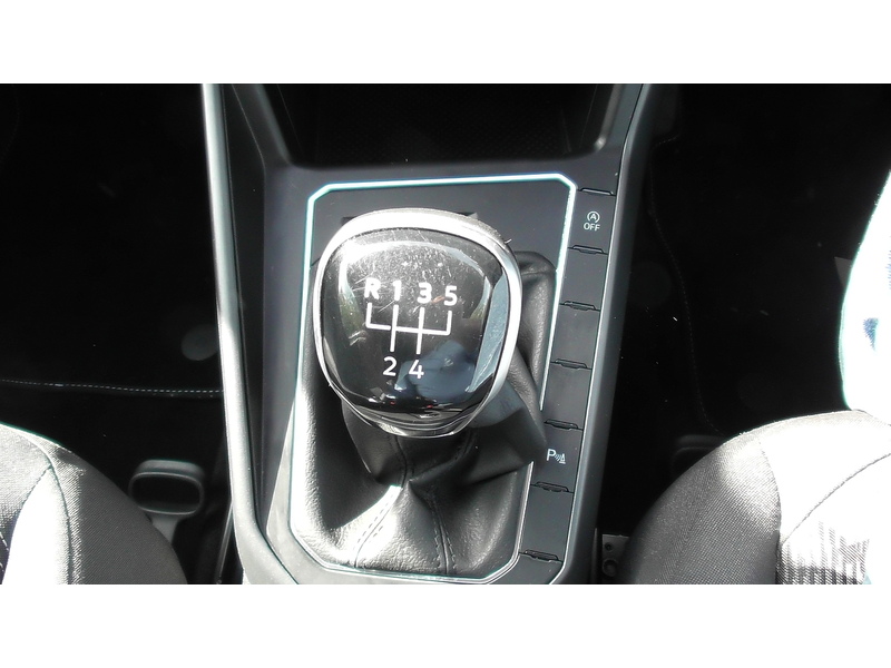 Volkswagen 1.0 TSI R-Line Hatchback 5dr Petrol Manual Euro 6 (s/s) (95 ps)