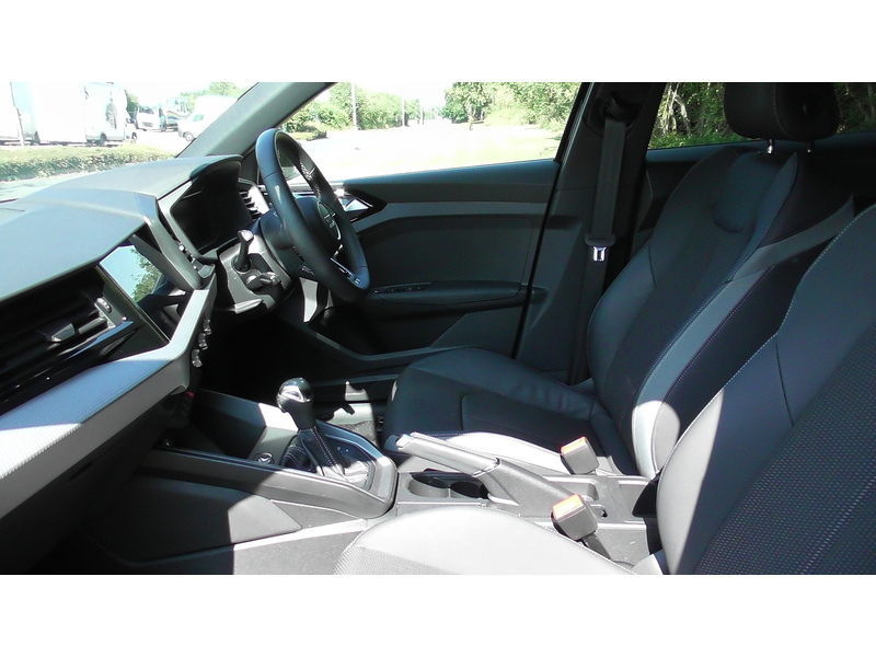 Audi 1.0 TFSI 30 S line Sportback 5dr Petrol S Tronic Euro 6 (s/s) (116 ps)
