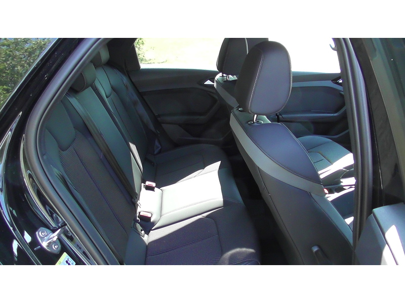 Audi 1.0 TFSI 30 S line Sportback 5dr Petrol S Tronic Euro 6 (s/s) (116 ps)
