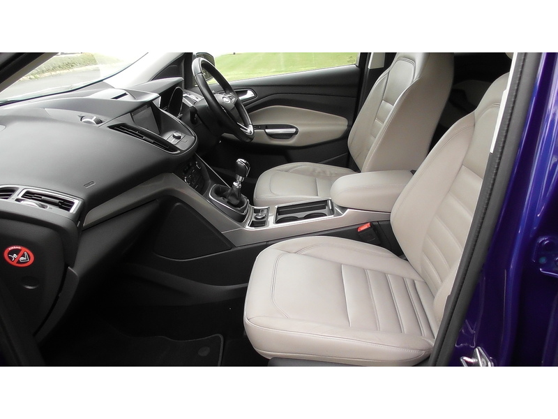 Ford 2.0 TDCi Titanium SUV 5dr Diesel Manual AWD Euro 6 (s/s) (180 ps)