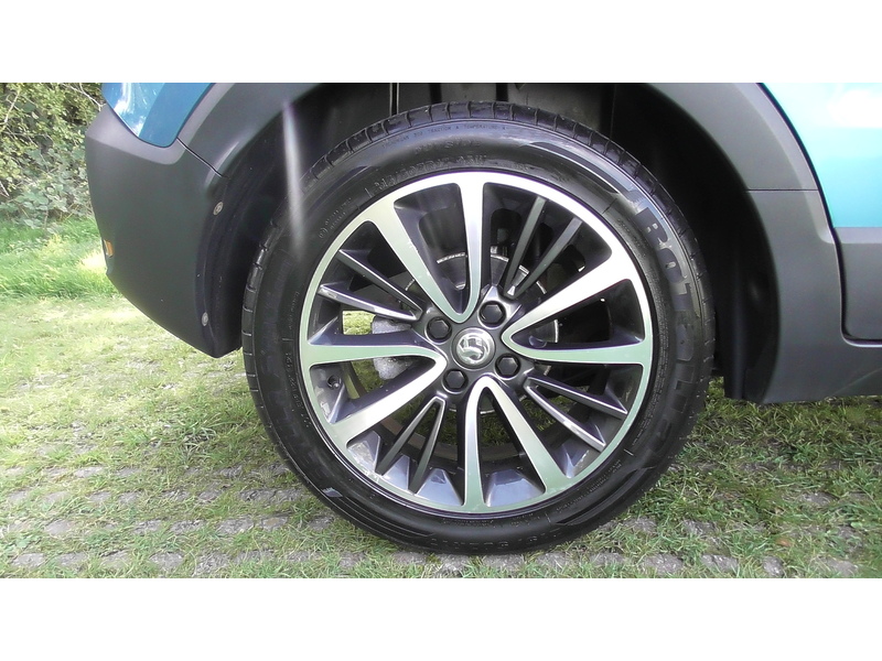 Vauxhall 1.2 Elite Nav SUV 5dr Petrol Manual Euro 6 (83 ps)