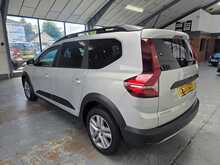Dacia Jogger 1.0 TCe Comfort MPV 5dr Petrol Manual Euro 6 (s/s) (110 ps) - U14550