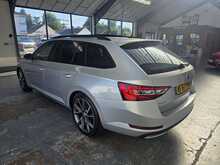 Skoda Superb 2.0 TDI SportLine Estate 5dr Diesel Manual Euro 6 (s/s) (150 ps) - U14591