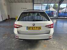 Skoda Superb 2.0 TDI SportLine Estate 5dr Diesel Manual Euro 6 (s/s) (150 ps) - U14591