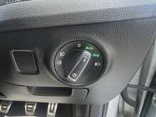 Skoda Superb 2.0 TDI SportLine Estate 5dr Diesel Manual Euro 6 (s/s) (150 ps) - U14591